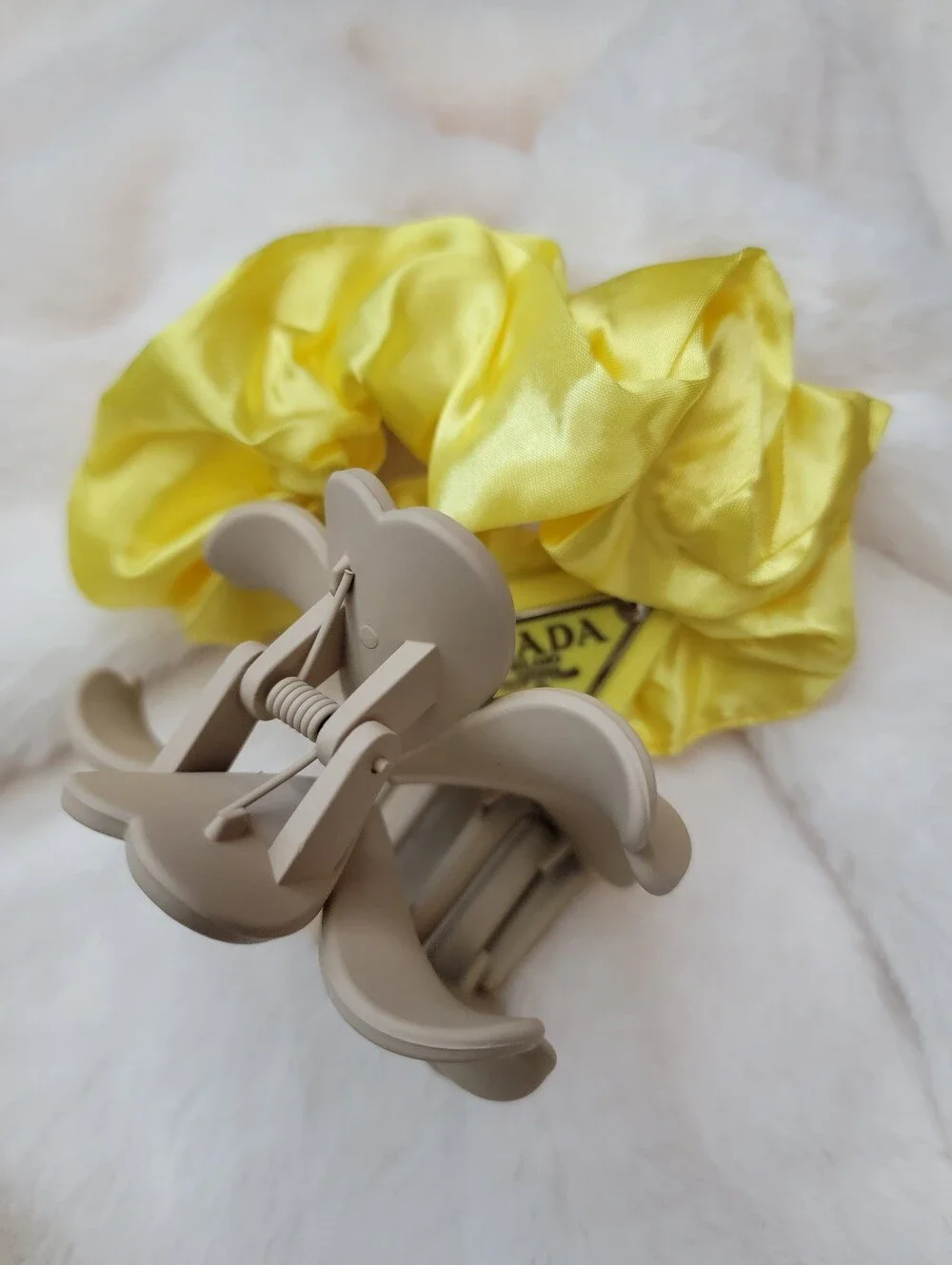 2pcs Beige Floral Hair Claw with Yellow Satin Scrunchie